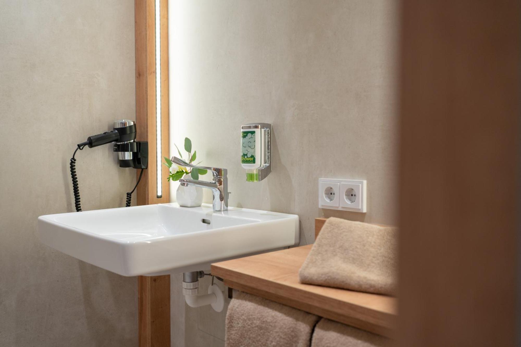 Eee Hotel Eberstalzell Eksteriør billede